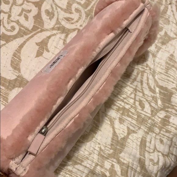 Ugg pink purse - Picture 4 of 6